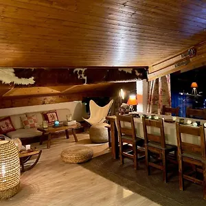 https://663-route-notre-dame-de-la-gorge.hotels-rhonealpes.com